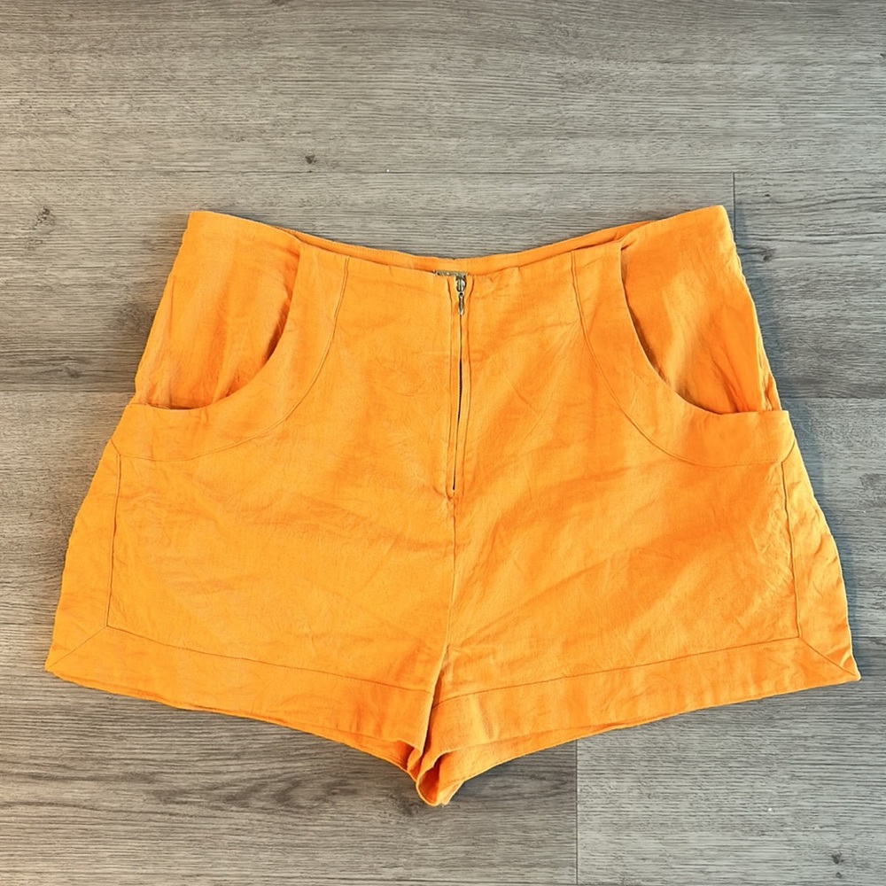 Cult Gaia Molly linen shorts